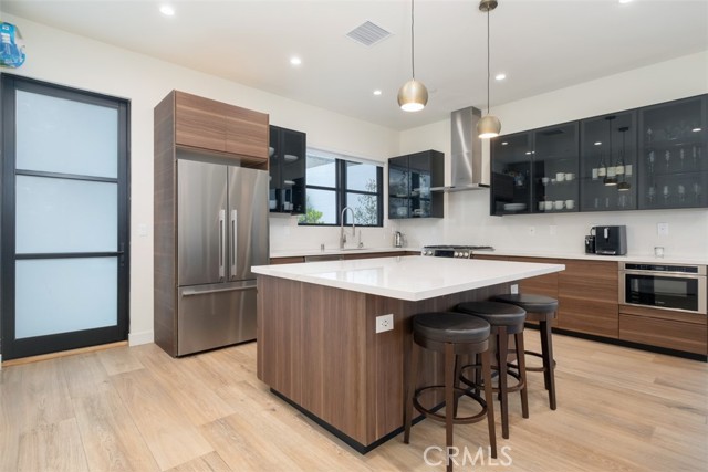 Detail Gallery Image 2 of 33 For 822 S Plymouth #4,  Los Angeles,  CA 90005 - 4 Beds | 3/1 Baths