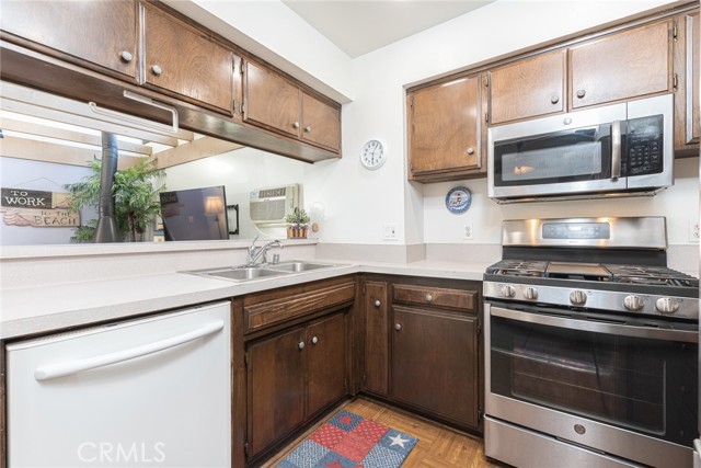 Detail Gallery Image 16 of 38 For 112 31st a,  Newport Beach,  CA 92663 - 3 Beds | 2 Baths