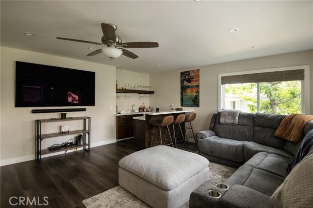 27843 Peninsula N Drive, Lake Arrowhead CA: https://media.crmls.org/medias/140375d6-95d1-4006-9e44-ad385c06bd72.jpg