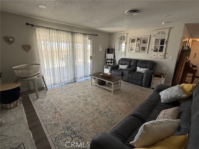 Detail Gallery Image 5 of 18 For 37098 San Bruno Ave, Barstow,  CA 92311 - 4 Beds | 2 Baths