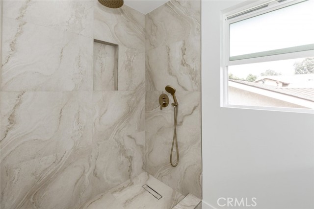 17101 Dearborn Street, Northridge CA: https://media.crmls.org/medias/1403fca9-052b-4029-a3d6-28363627602d.jpg