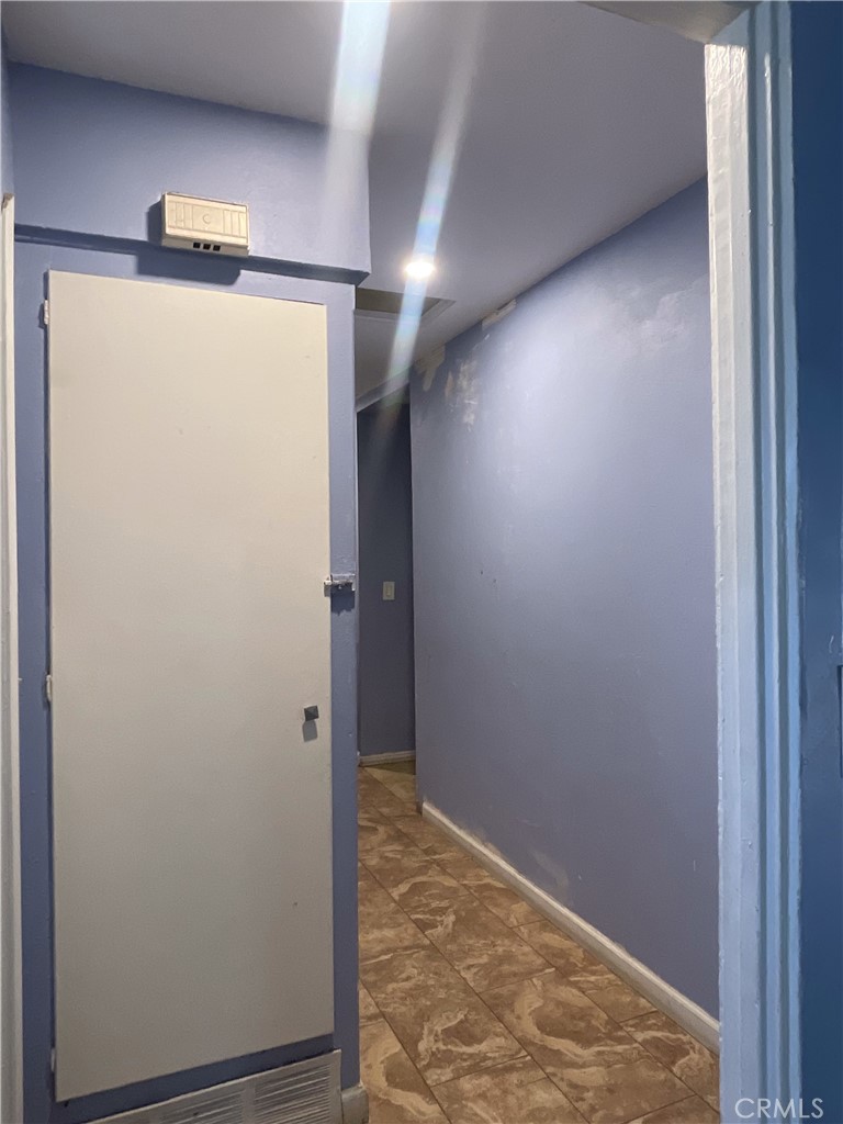 https://media.crmls.org/medias/14043f3c-83c7-4af4-960b-2351bdb9cbe4.jpg?preset=X-Large