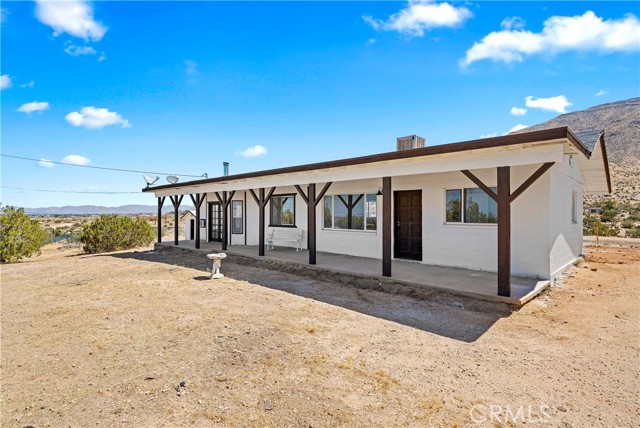 Detail Gallery Image 2 of 30 For 7950 Di Francesco St, Apple Valley,  CA 92308 - 3 Beds | 2 Baths