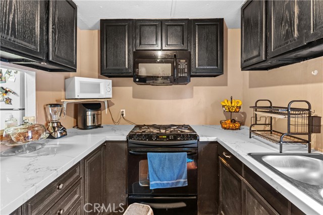 Detail Gallery Image 11 of 23 For 18540 Soledad Canyon Rd #116,  Canyon Country,  CA 91351 - 3 Beds | 2 Baths