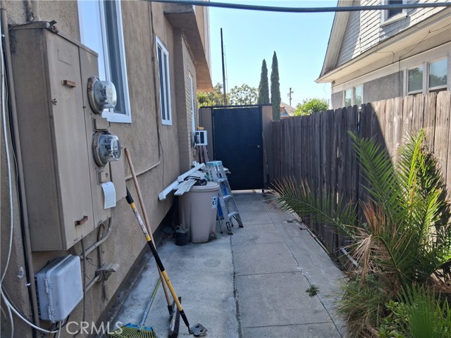 1321 East Adams photo 7