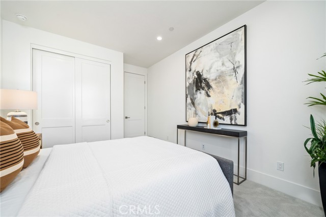 123 Oakstone, Irvine CA: https://media.crmls.org/medias/1405e6b6-503e-40e1-ad5a-21cc3ebaf117.jpg