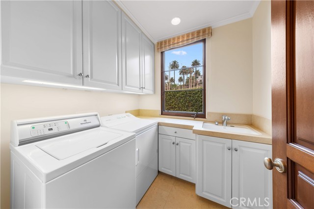 64 Laurel Drive, Rancho Palos Verdes CA: https://media.crmls.org/medias/14060dad-6a24-4907-8a8a-516734bf0d9e.jpg