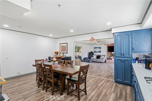 27828 Parkvale, Santa Clarita CA: https://media.crmls.org/medias/14064ed3-519f-45f0-8349-3e7c47567ab4.jpg