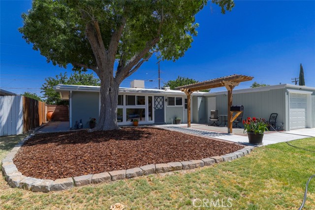 Detail Gallery Image 1 of 20 For 1121 W Avenue J6, Lancaster,  CA 93534 - 4 Beds | 2 Baths