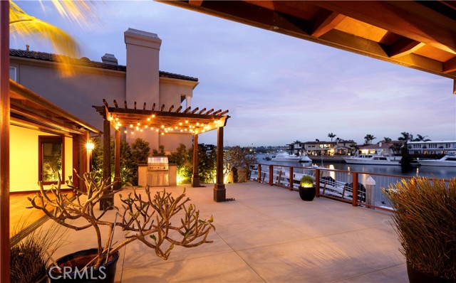 419 Evening Star Lane, Newport Beach CA: https://media.crmls.org/medias/140701d6-f58c-44e6-825f-4e7ba7553194.jpg