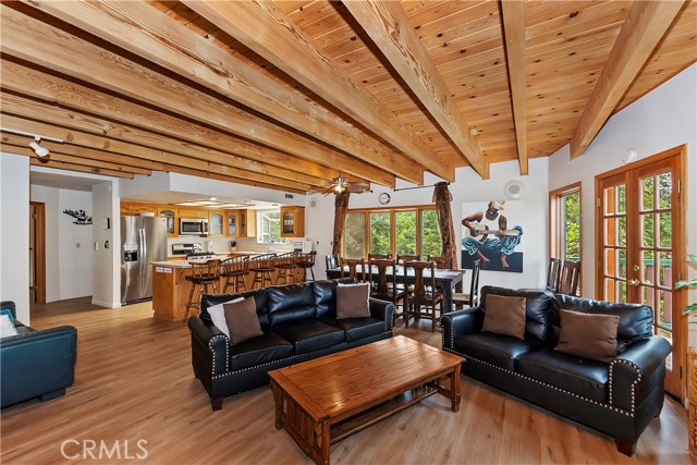 Detail Gallery Image 9 of 50 For 1377 La Crescenta Dr, Big Bear City,  CA 92314 - 3 Beds | 3/1 Baths