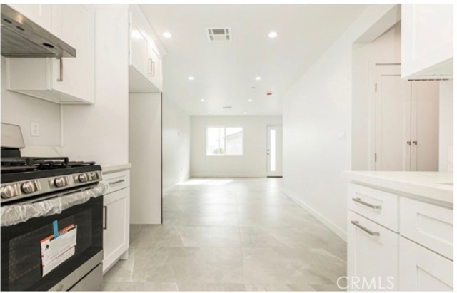 3241 Prospect Avenue, La Crescenta CA: https://media.crmls.org/medias/1407d6e3-fb11-4bec-a24b-3846bd2e8258.jpg