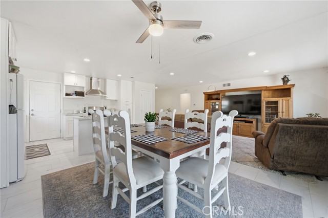 Detail Gallery Image 11 of 38 For 1080 Sapphire, Corona,  CA 92882 - 4 Beds | 2 Baths