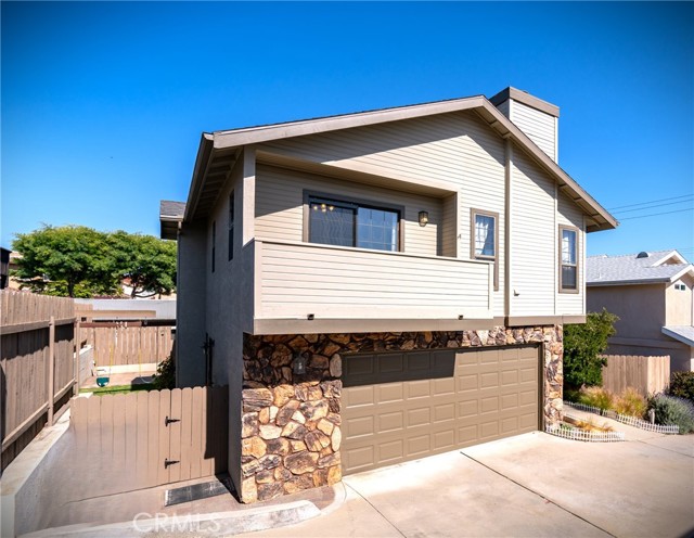 1697 Newport Avenue, Grover Beach CA: https://media.crmls.org/medias/14090166-25ea-4ca7-824f-00a435baf618.jpg