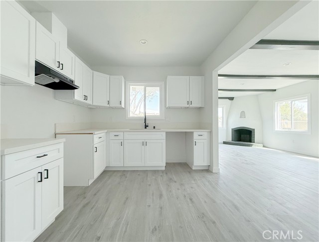 Detail Gallery Image 6 of 20 For 405 S Bradfield Ave, Compton,  CA 90221 - 3 Beds | 2 Baths