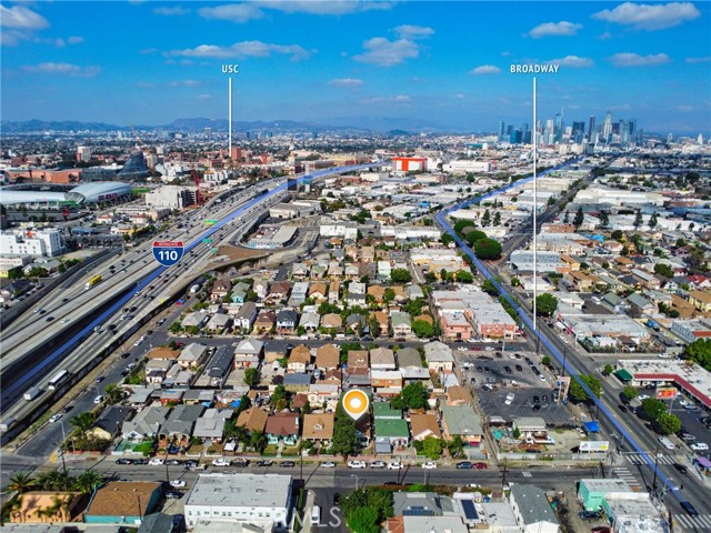 341 W 42nd St, Los Angeles CA: https://media.crmls.org/medias/14098c48-d802-4402-92c5-b52f972485ff.jpg