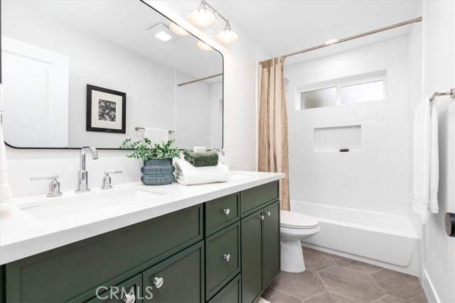 Detail Gallery Image 25 of 38 For 4401 Cezanne Ave, Woodland Hills,  CA 91364 - 4 Beds | 3 Baths