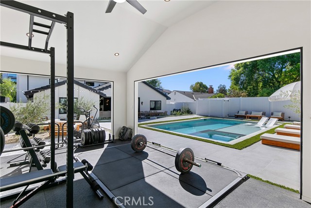 Detail Gallery Image 19 of 75 For 22269 Avenue San Luis, Woodland Hills,  CA 91364 - 5 Beds | 5/1 Baths