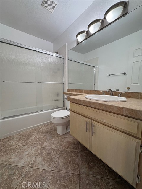 Detail Gallery Image 11 of 12 For 37050 Casa Verde Dr, Palmdale,  CA 93550 - 3 Beds | 2 Baths