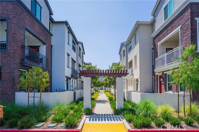 Front Image Thumbnail for CRPW25277016