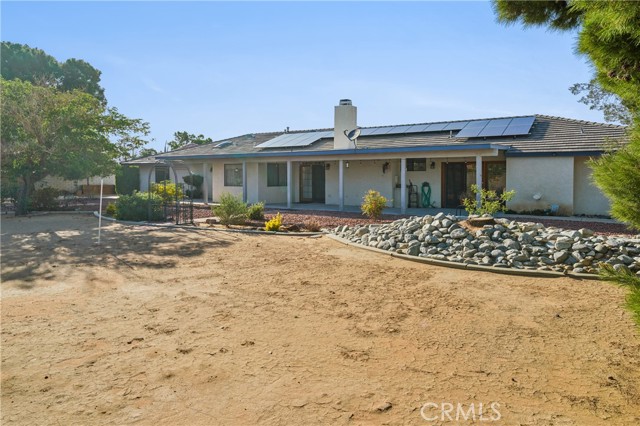 13319 Waco Ln, Apple Valley CA: https://media.crmls.org/medias/140b3577-78f1-431d-bbdd-46d28af9ed88.jpg