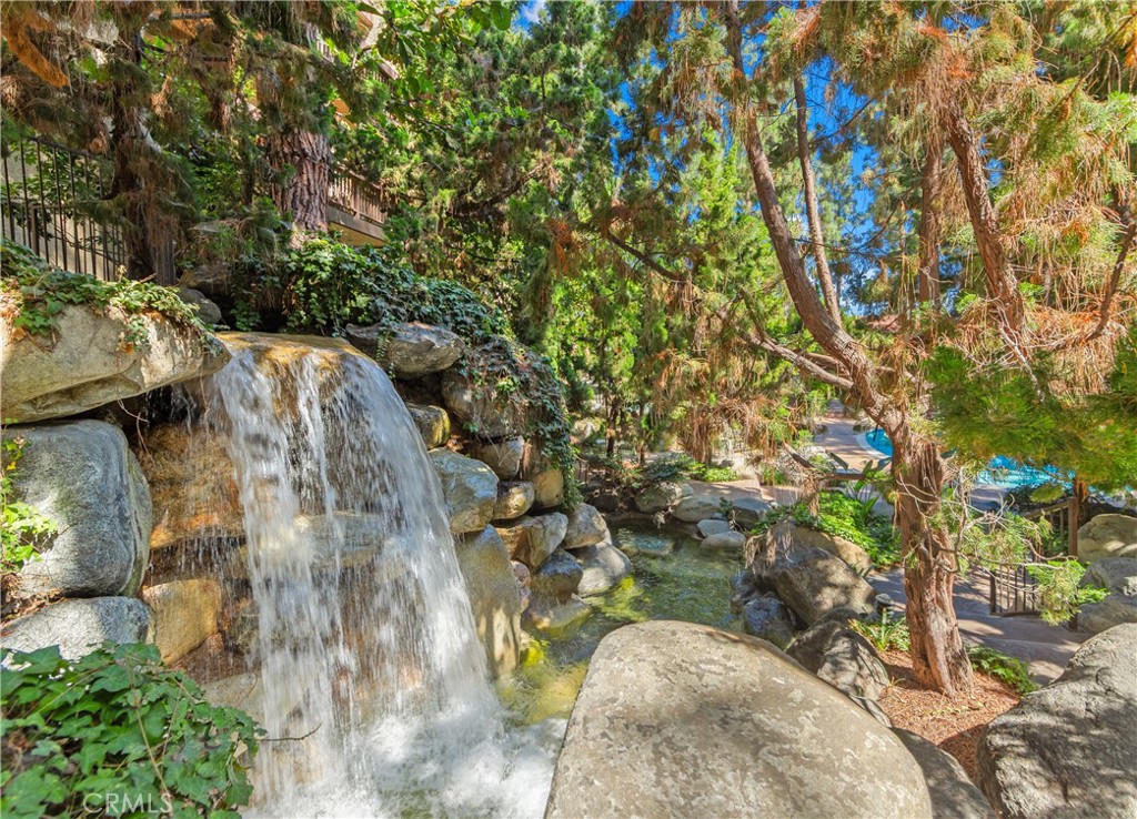 https://media.crmls.org/medias/140c0916-c465-493e-a3b2-f688c9c5fbb1.jpg?preset=X-Large