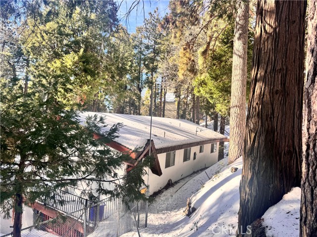 Detail Gallery Image 2 of 39 For 25286 North, Twin Peaks,  CA 92391 - 4 Beds | 3 Baths