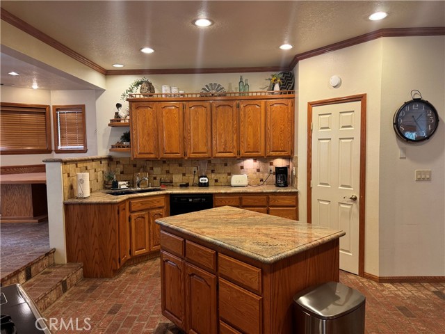 Detail Gallery Image 13 of 31 For 196 Hillcrest Ct, Lake Arrowhead,  CA 92352 - 4 Beds | 3 Baths