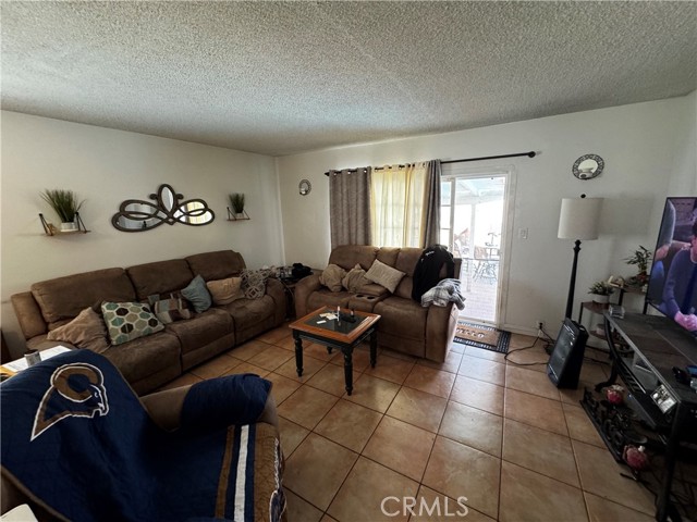 Detail Gallery Image 7 of 7 For 835 E Bonds St, Carson,  CA 90745 - 4 Beds | 2 Baths