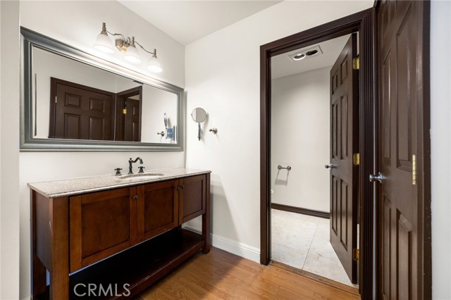 Detail Gallery Image 18 of 36 For 1088 Cabrillo Park Dr a,  Santa Ana,  CA 92701 - 1 Beds | 1 Baths