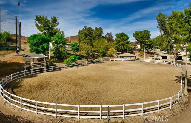 22054 Treasure Island Drive, Canyon Lake CA: https://media.crmls.org/medias/140dcf47-2486-4206-b488-32cc51ff32d2.jpg