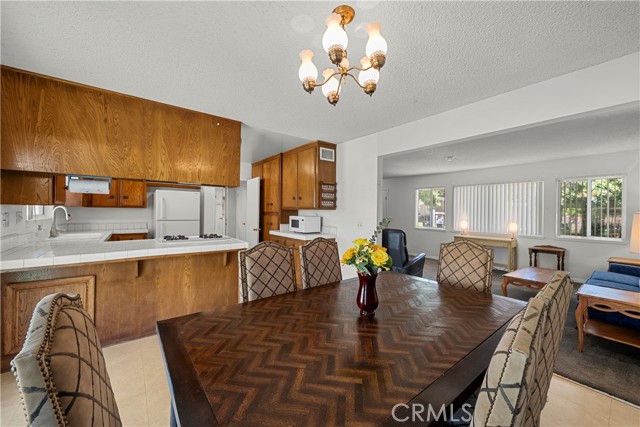 Detail Gallery Image 14 of 42 For 22337 Los Tigres Dr, Saugus,  CA 91350 - 3 Beds | 1/1 Baths