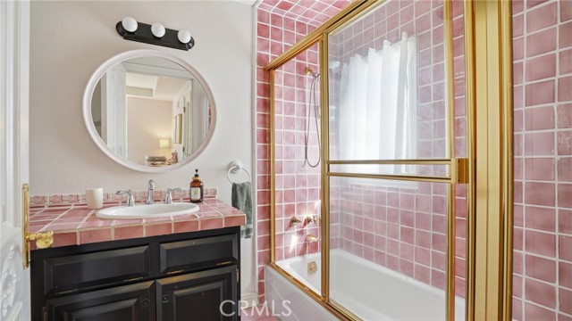 Detail Gallery Image 51 of 74 For 4548 Ellenboro, Woodland Hills,  CA 91364 - 4 Beds | 4/1 Baths