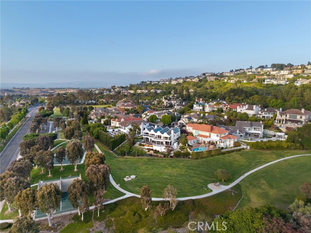 Detail Gallery Image 37 of 39 For 5 Hillsborough, Newport Beach,  CA 92660 - 4 Beds | 4/1 Baths