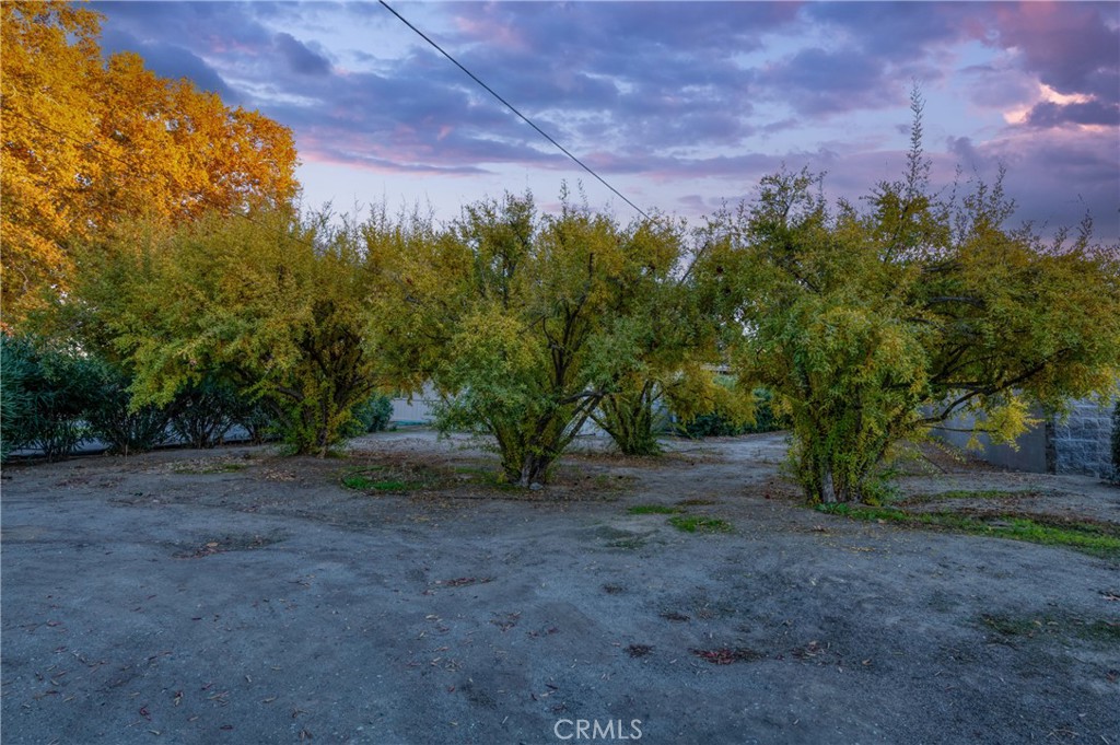 https://media.crmls.org/medias/1410476e-eb98-47cb-a04f-ce933ed89b2d.jpg?preset=X-Large