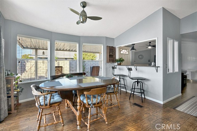 2952 2952 Peach Tree, Hemet CA: https://media.crmls.org/medias/14106cab-9e3c-4d4c-92f5-cc5628740abc.jpg