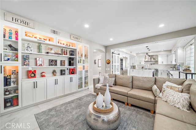 Detail Gallery Image 21 of 56 For 7135 Ashley Dr, Huntington Beach,  CA 92648 - 5 Beds | 3 Baths