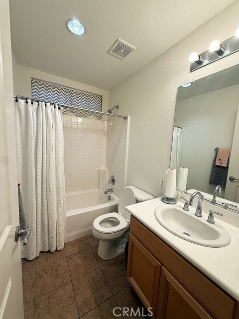 Detail Gallery Image 9 of 12 For 130 Boston, Beaumont,  CA 92223 - 5 Beds | 3 Baths