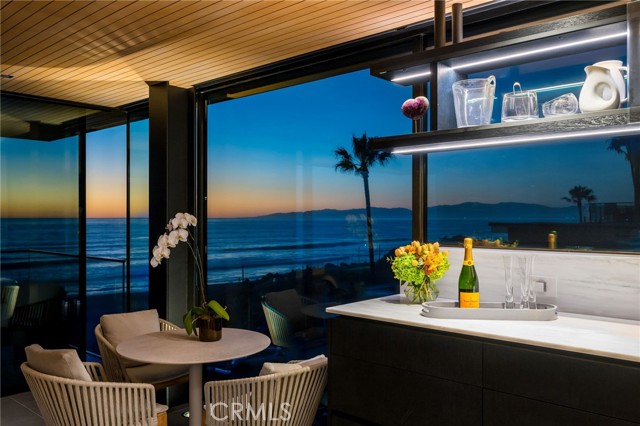 4320 The Strand, Manhattan Beach CA: https://media.crmls.org/medias/1412c3a0-b653-490c-a96f-5af1b5477bf6.jpg