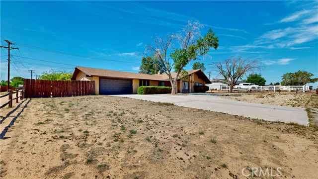 Detail Gallery Image 5 of 66 For 20061 Seneca Rd, Apple Valley,  CA 92307 - 3 Beds | 2 Baths