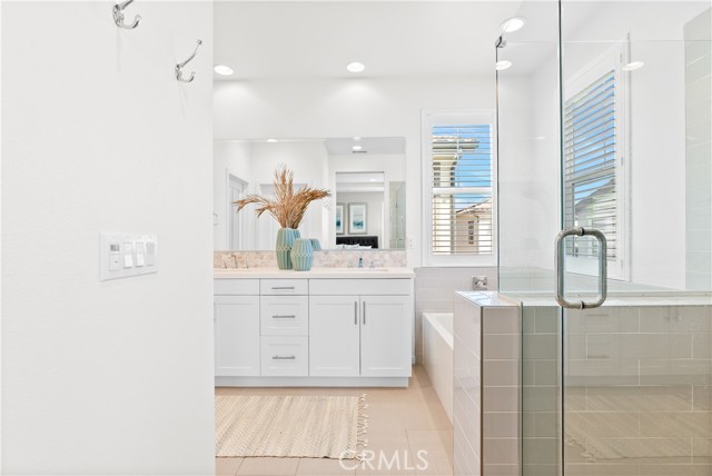 28 Fosco Street, Rancho Mission Viejo CA: https://media.crmls.org/medias/14147025-4f74-4f44-81ab-53ccb5b3f267.jpg