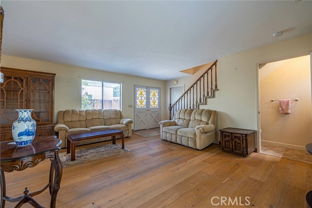 Detail Gallery Image 2 of 27 For 17530 Tulsa St, Granada Hills,  CA 91344 - 5 Beds | 3/1 Baths