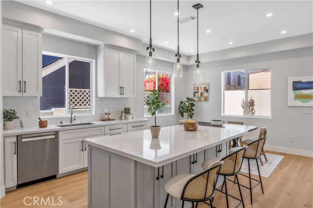 Detail Gallery Image 14 of 47 For 2619 Huntington Ln #B,  Redondo Beach,  CA 90278 - 4 Beds | 3/1 Baths