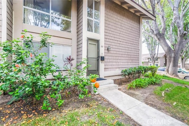 101 Oval Road # 1, Irvine, California 92604, 3 Bedrooms Bedrooms, ,2 BathroomsBathrooms,Residential Lease,For Rent,101 Oval Road # 1,CROC25156745