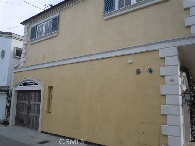 59 Rivo Alto Canal, Long Beach CA: https://media.crmls.org/medias/14173763-56f0-43bd-a7fc-be4c46b684f7.jpg