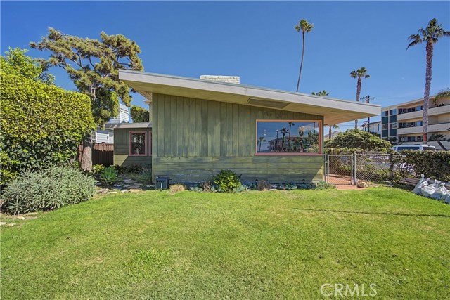 Detail Gallery Image 35 of 45 For 201 Avenue G, Redondo Beach,  CA 90277 - 4 Beds | 3 Baths