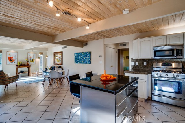 Detail Gallery Image 15 of 69 For 576 E Desert Holly Cir, Palm Springs,  CA 92262 - 3 Beds | 2 Baths