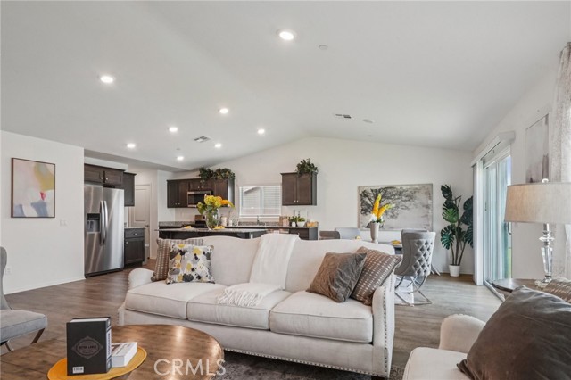 873 Canopy Lane, San Jacinto CA: https://media.crmls.org/medias/1418f42e-95f6-46af-9a6b-65236c460d00.jpg