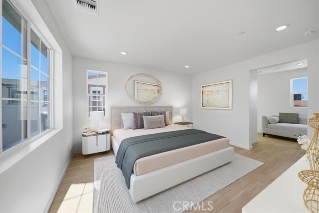 Detail Gallery Image 16 of 39 For 4852 Arroyo Run, Moorpark,  CA 93021 - 4 Beds | 3 Baths