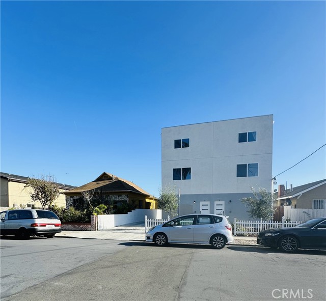 Detail Gallery Image 22 of 23 For 1002 E 33rd St #3,  Los Angeles,  CA 90011 - 2 Beds | 2 Baths